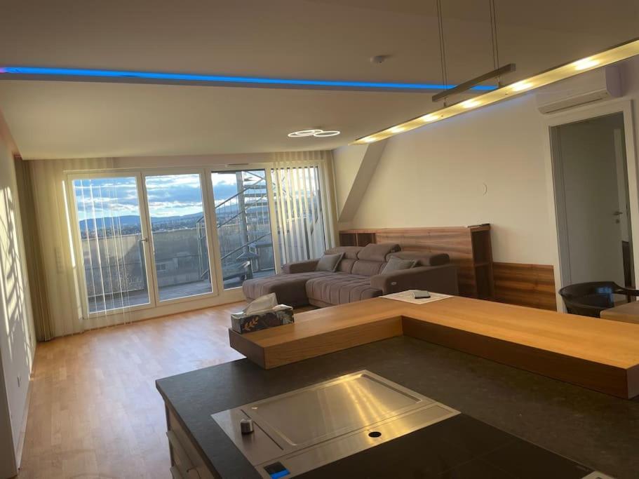Rooftop Terrace- Panoramablick Ueber Wien Apartment Luaran gambar