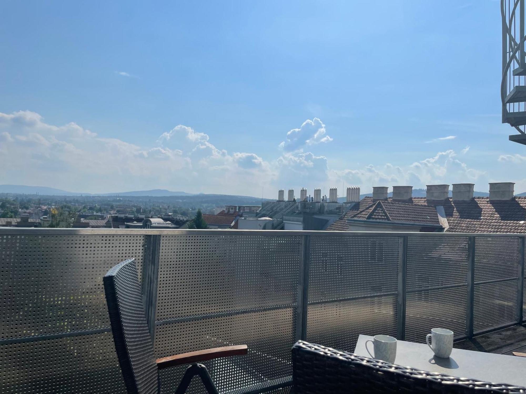 Rooftop Terrace- Panoramablick Ueber Wien Apartment Luaran gambar