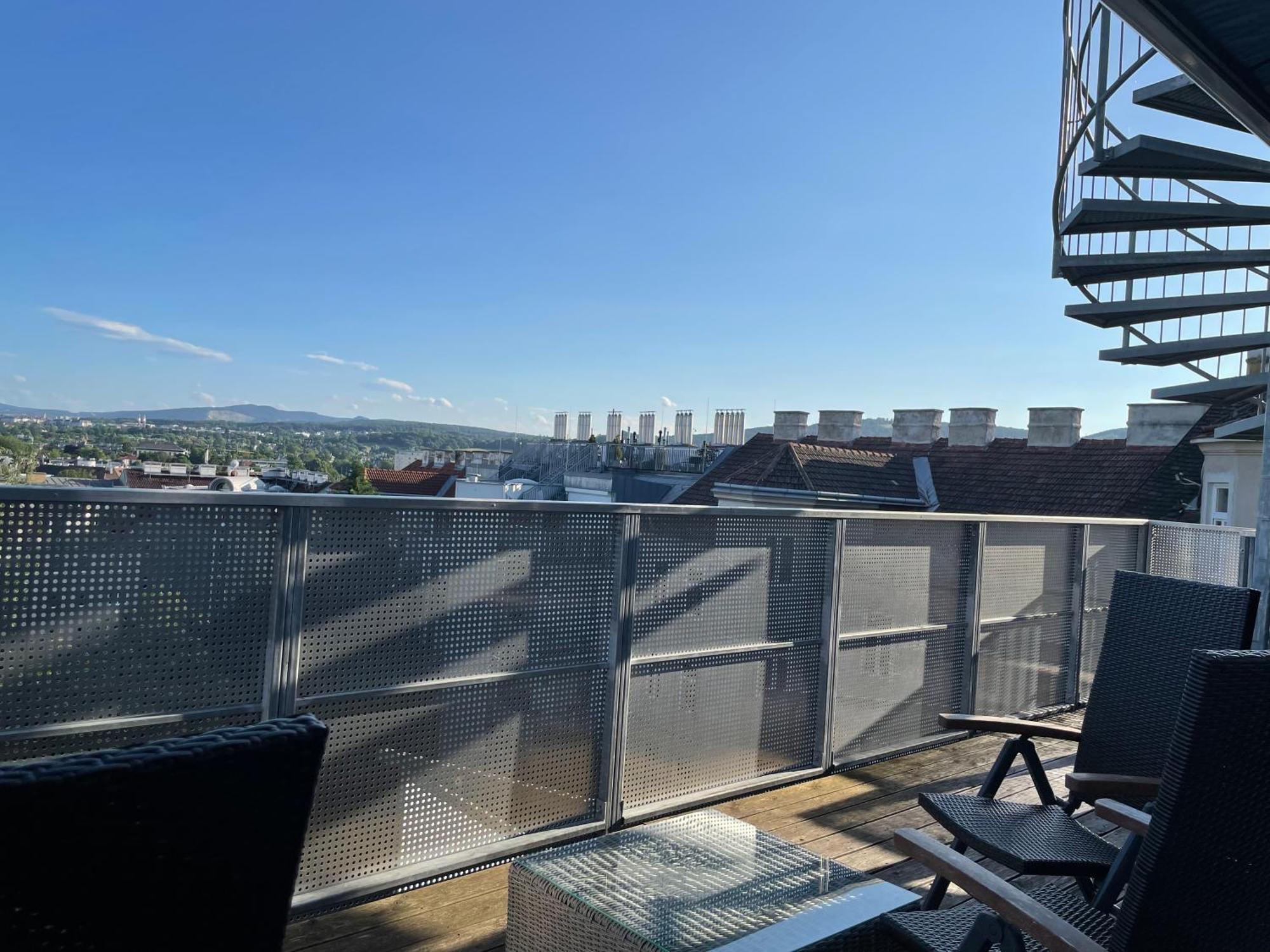 Rooftop Terrace- Panoramablick Ueber Wien Apartment Luaran gambar